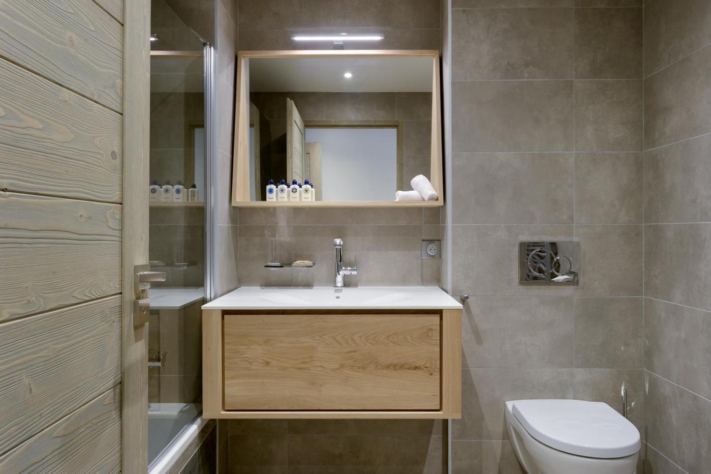 Le C By Alpine Residences *