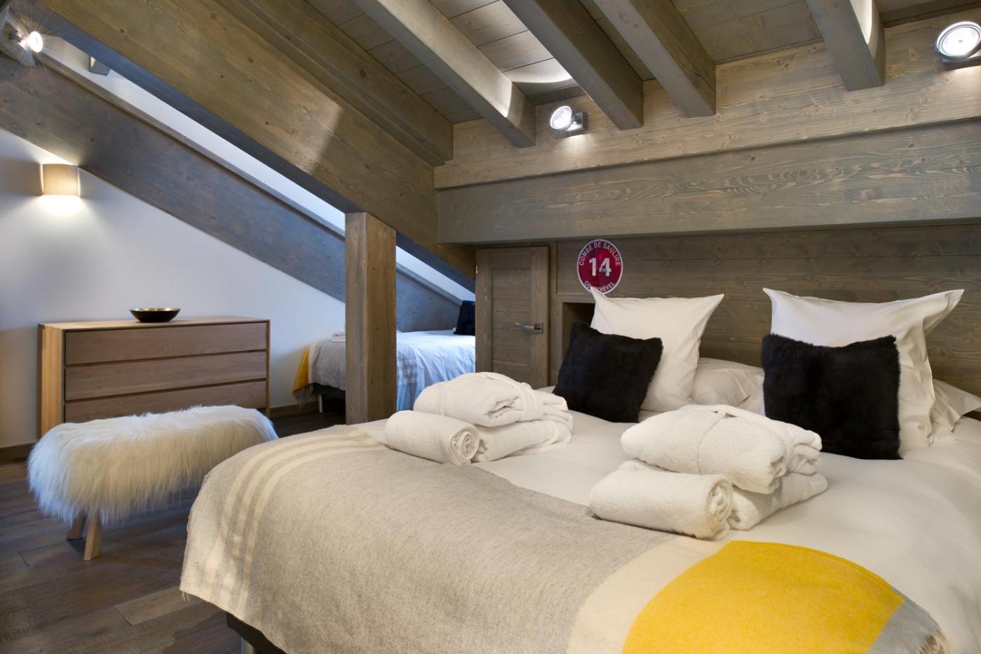 Le C By Alpine Apartment